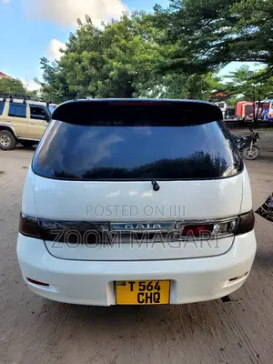 Toyota Gaia 2003 White