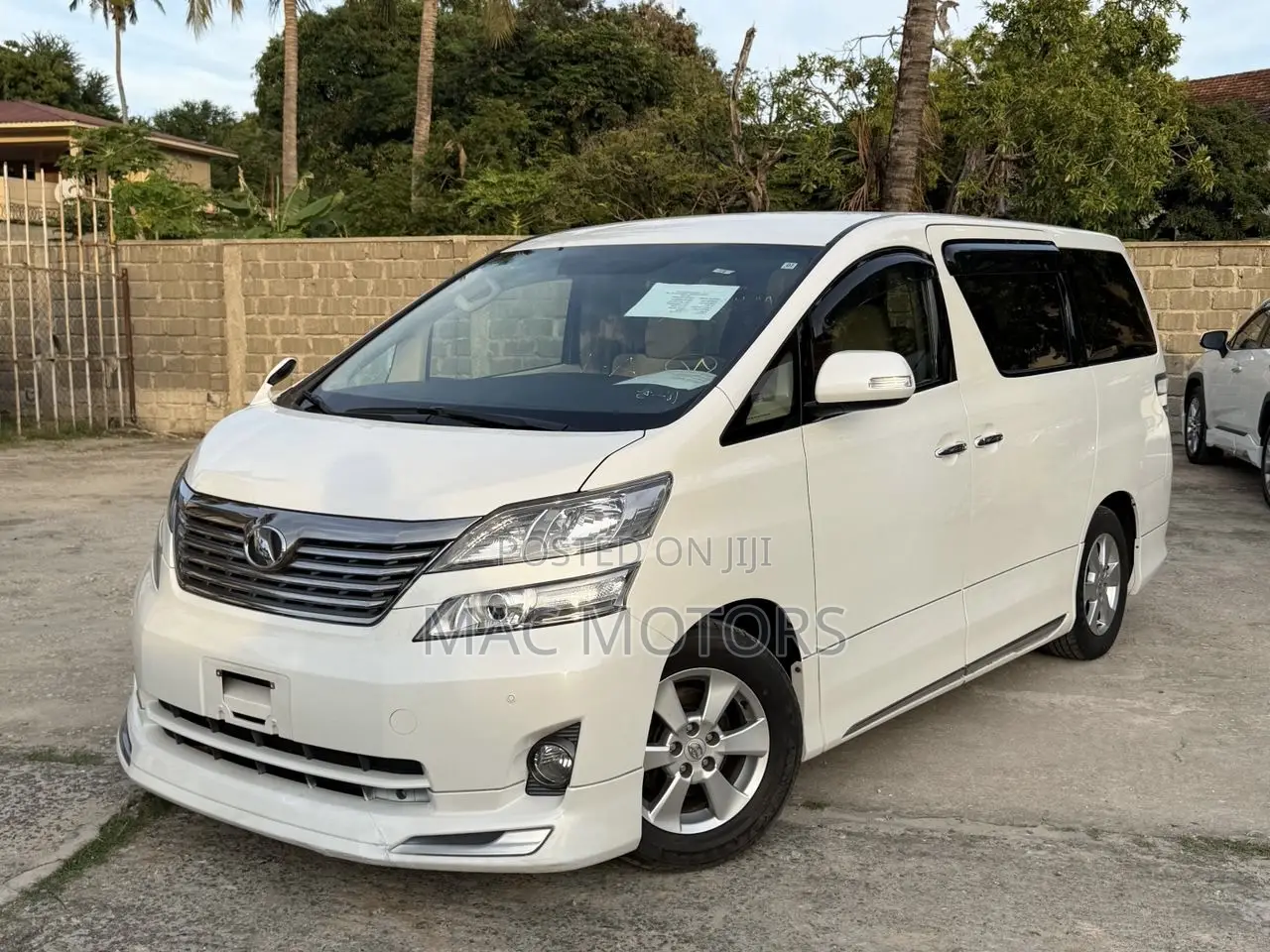 Toyota Vellfire 2009 White