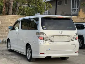 Toyota Vellfire 2009 White