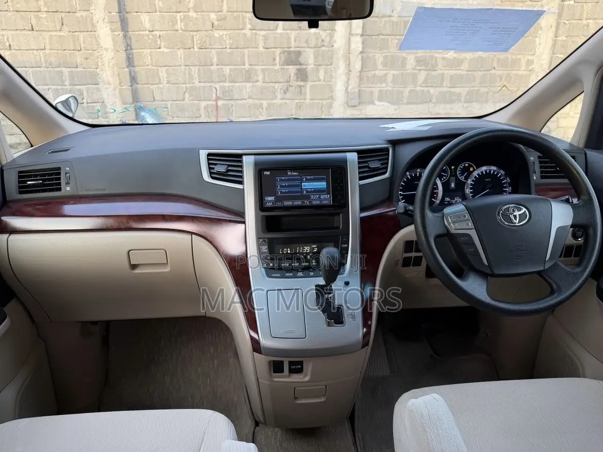 Toyota Vellfire 2009 White