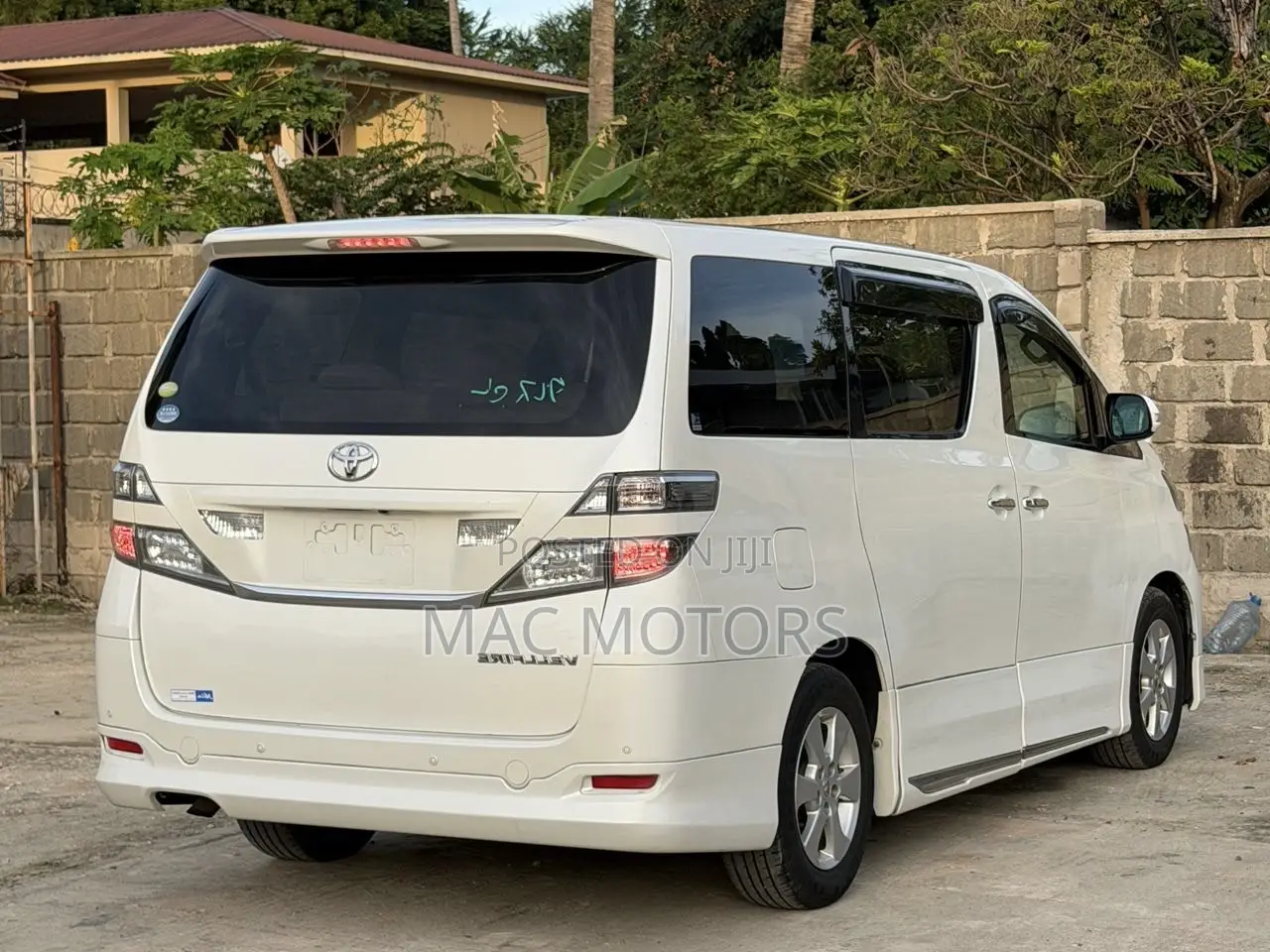 Toyota Vellfire 2009 White