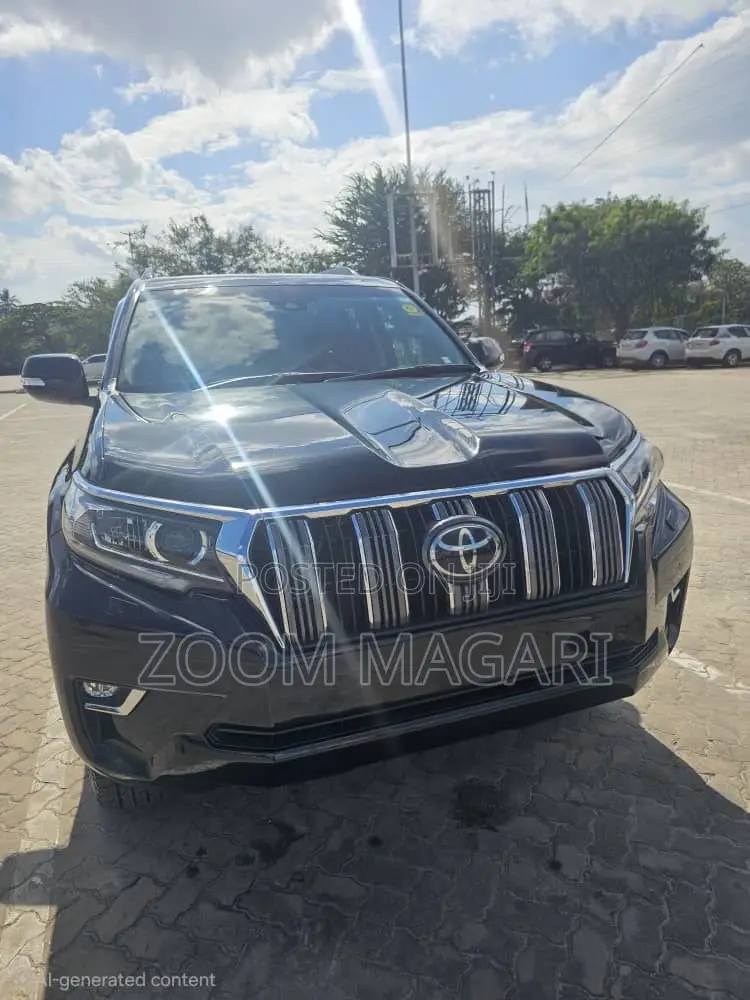 Toyota Land Cruiser Prado 2022 Black