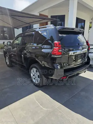 Toyota Land Cruiser Prado 2022 Black
