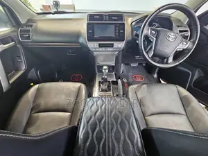 Toyota Land Cruiser Prado 2022 Black