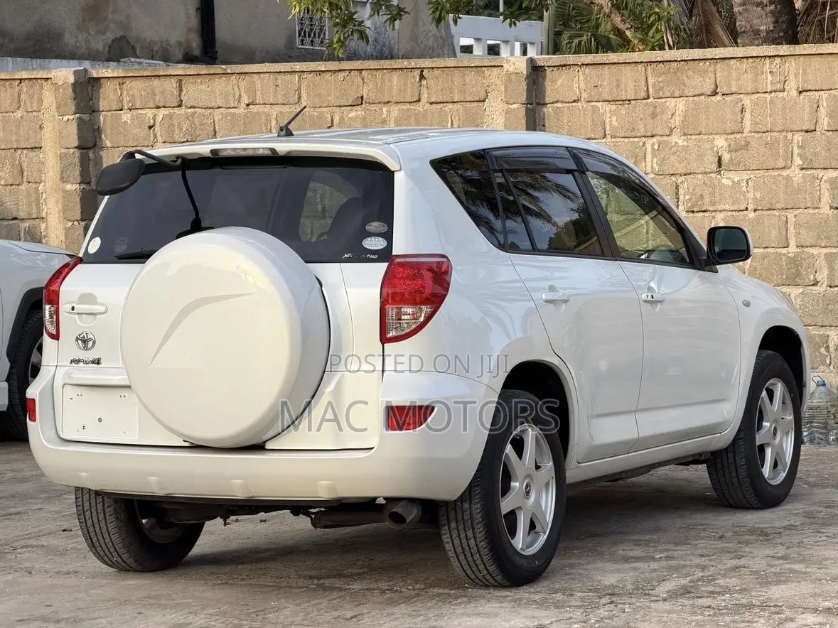 Toyota RAV4 2006 White