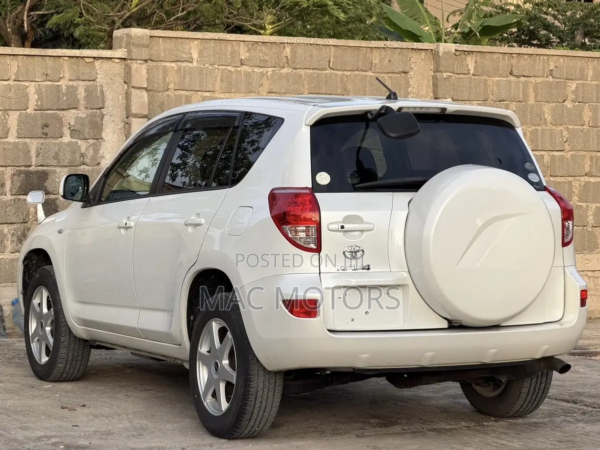 Toyota RAV4 2006 White