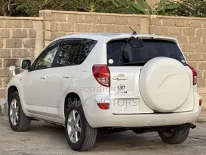 Toyota RAV4 2006 White
