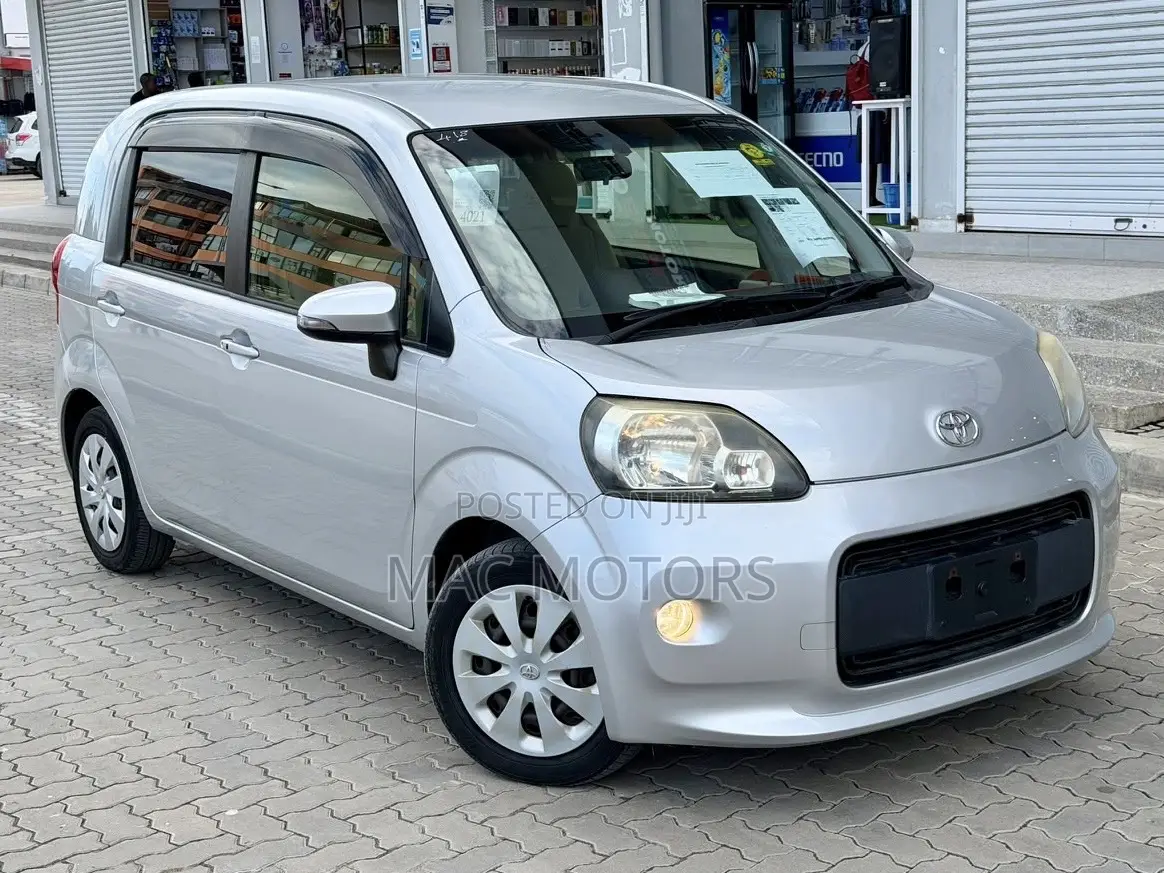 Toyota Porte 1.5 FWD 2012 Silver