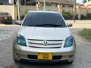 Toyota IST 2003 Beige