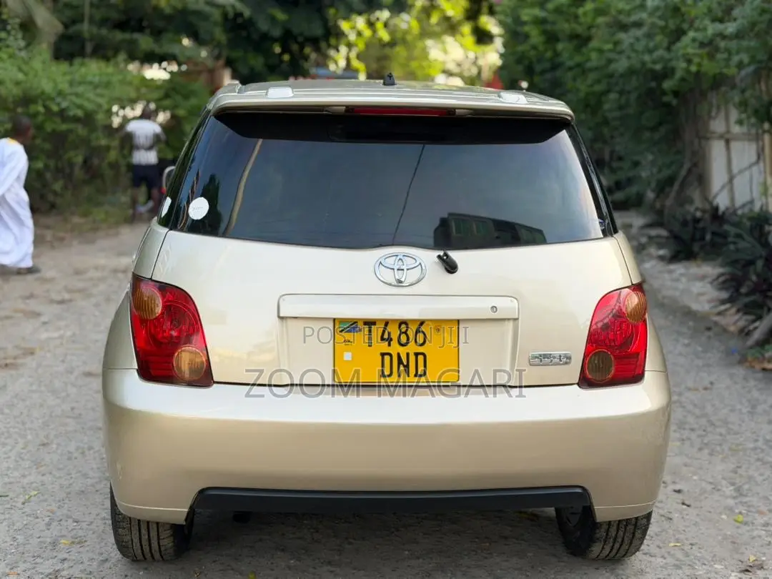 Toyota IST 2003 Beige