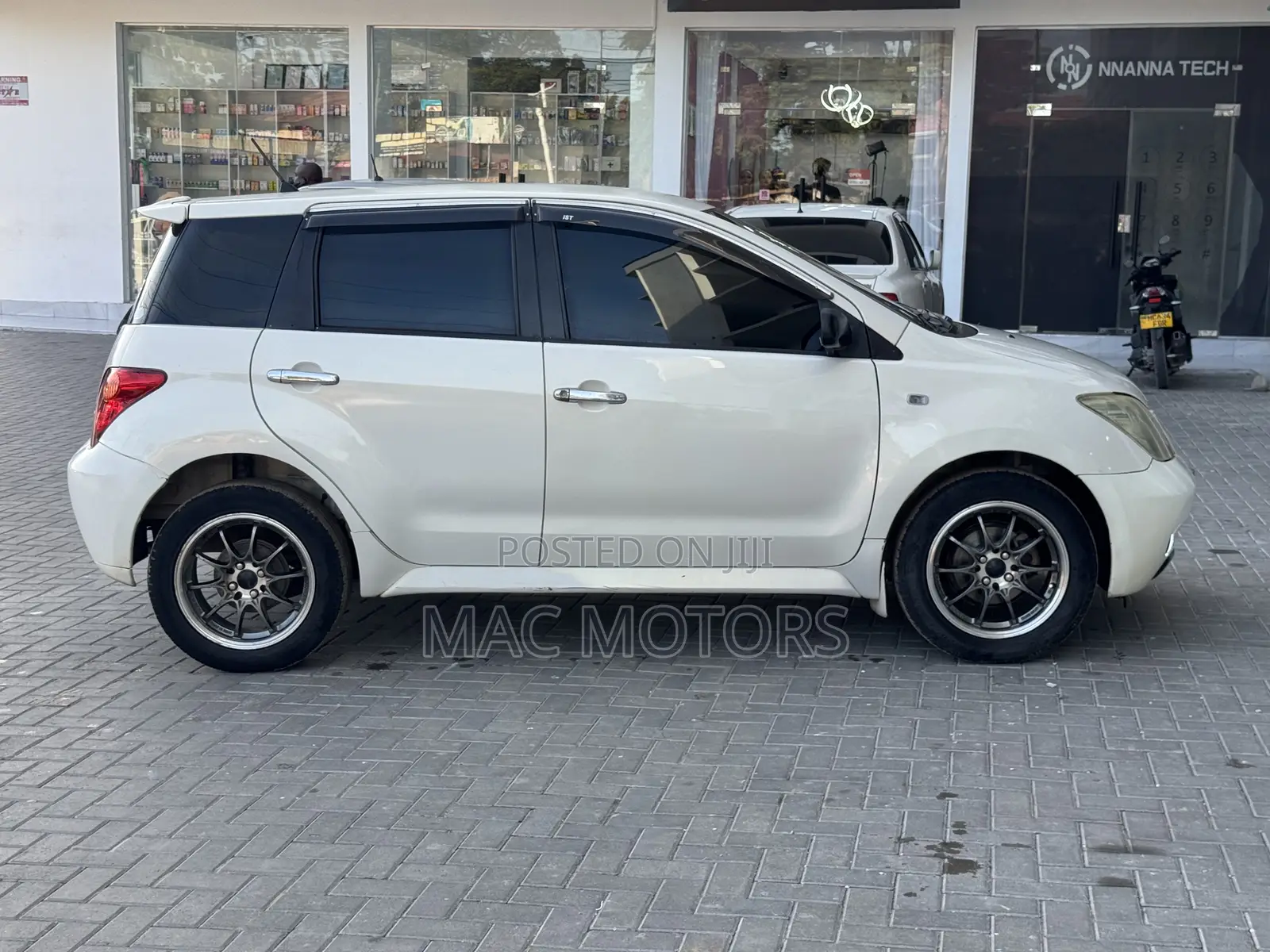 Toyota IST 2003 White