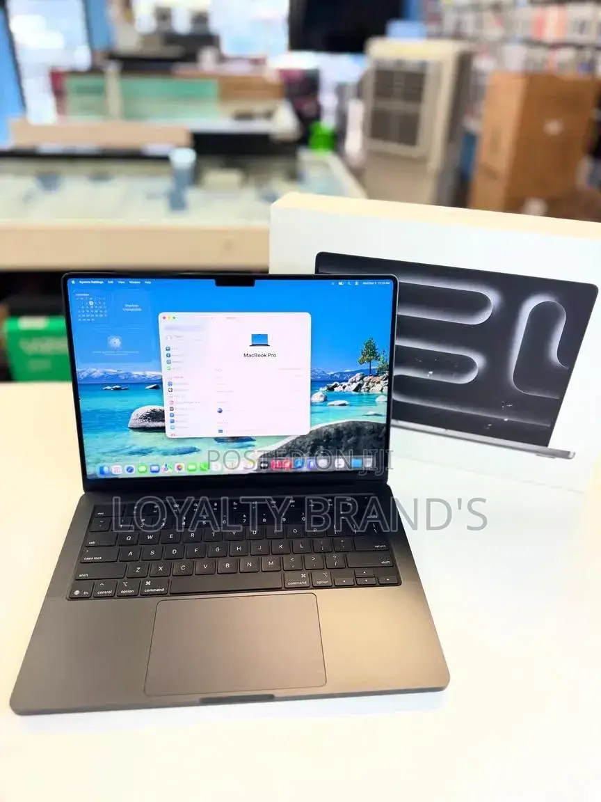 New Laptop Apple MacBook Pro 2023 M3 Pro 18GB Apple M3 Pro SSD 512GB