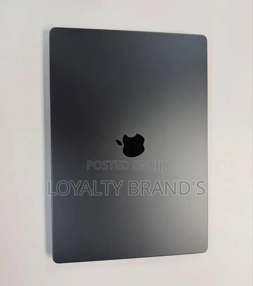 New Laptop Apple MacBook Pro 2023 M3 Pro 18GB Apple M3 Pro SSD 512GB