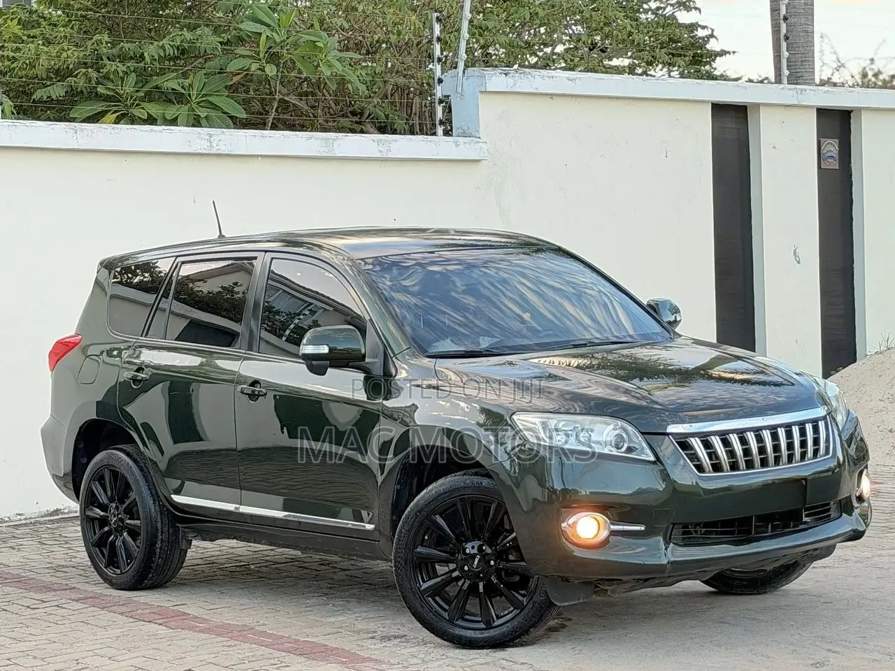 Toyota Vanguard 2010 Green