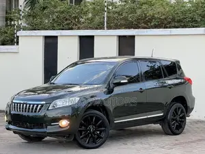 Toyota Vanguard 2010 Green