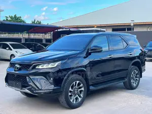 Toyota Fortuner 2.8 D AWD 2023 Black