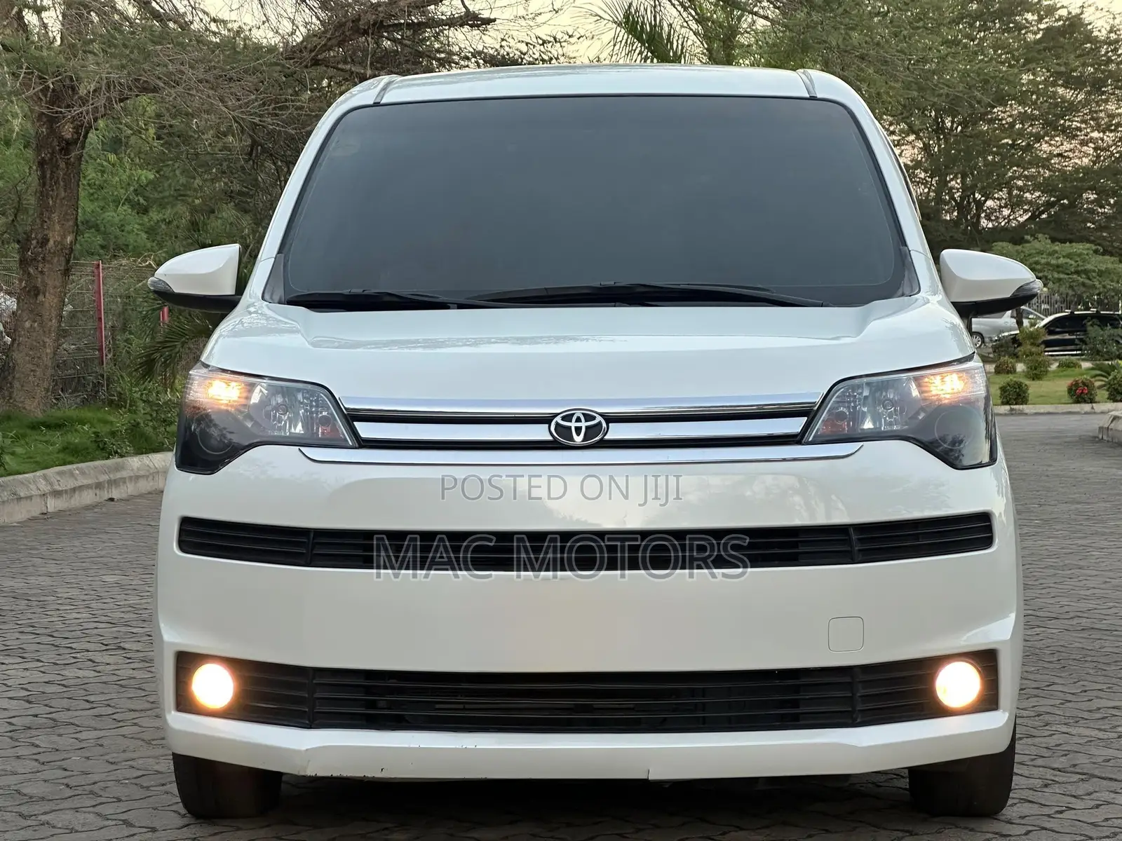 Toyota Spade 1.5 2013 White