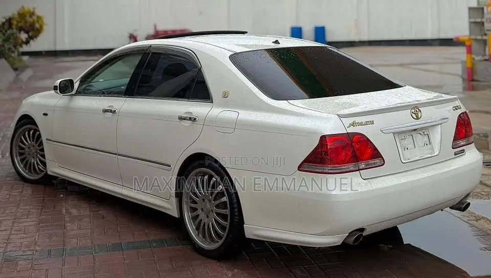 Toyota Crown Royale 2005 White