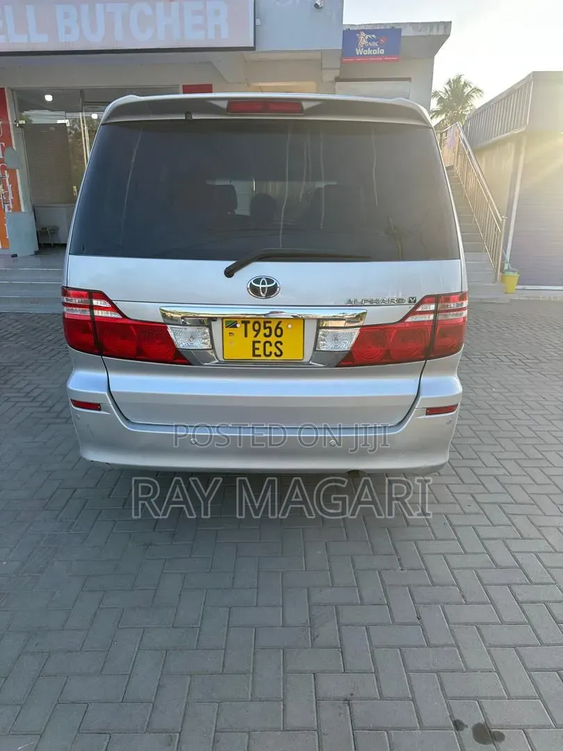 Toyota Alphard 2004 Silver