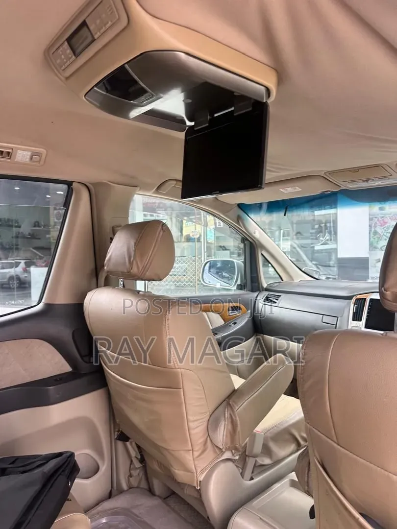 Toyota Alphard 2004 Silver