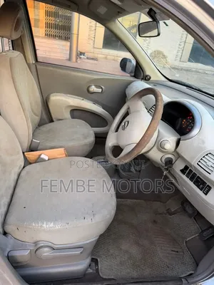 Nissan March 2002 Gold