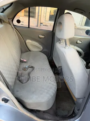 Nissan March 2002 Gold