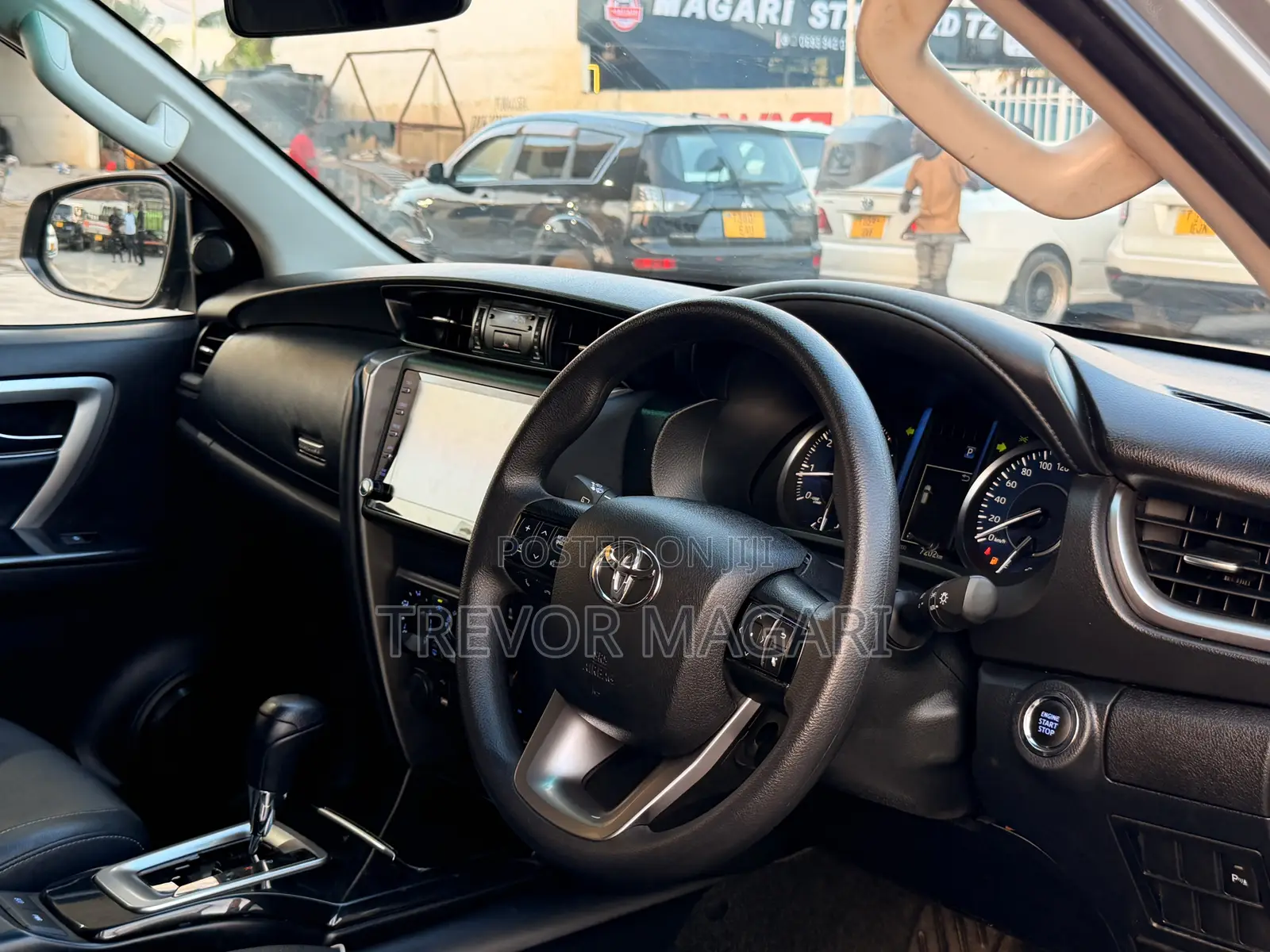 Toyota Fortuner 2023 Silver