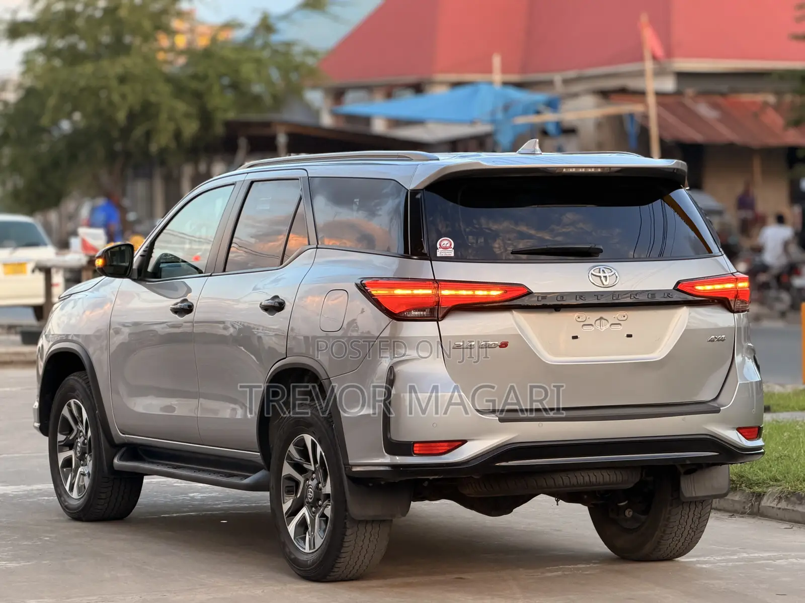 Toyota Fortuner 2023 Silver