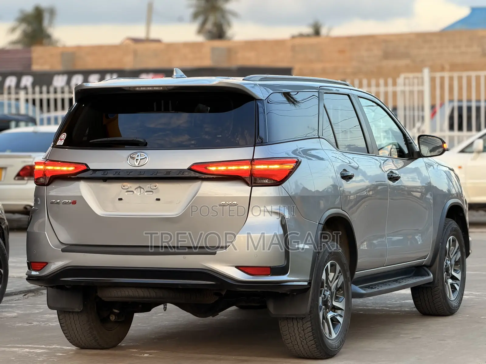 Toyota Fortuner 2023 Silver