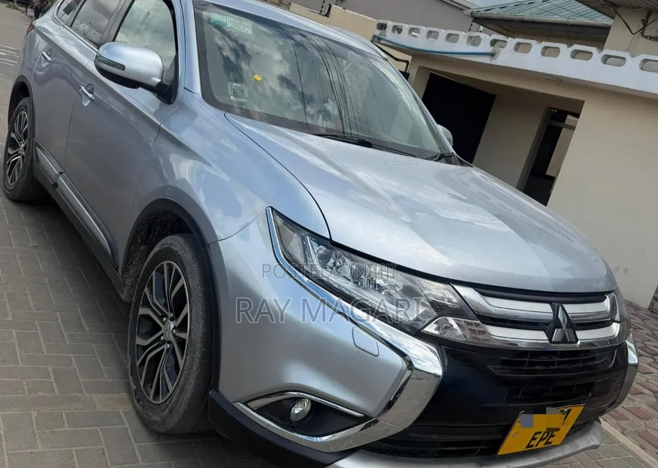 Mitsubishi Outlander 2015 Silver