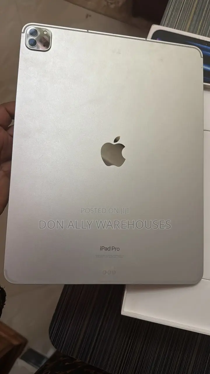 Apple iPad Pro 12.9 (2022) 1 TB Gray