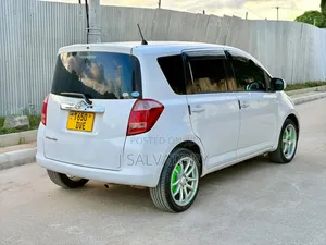 Toyota Ractis 2007 White