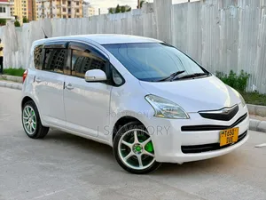 Toyota Ractis 2007 White