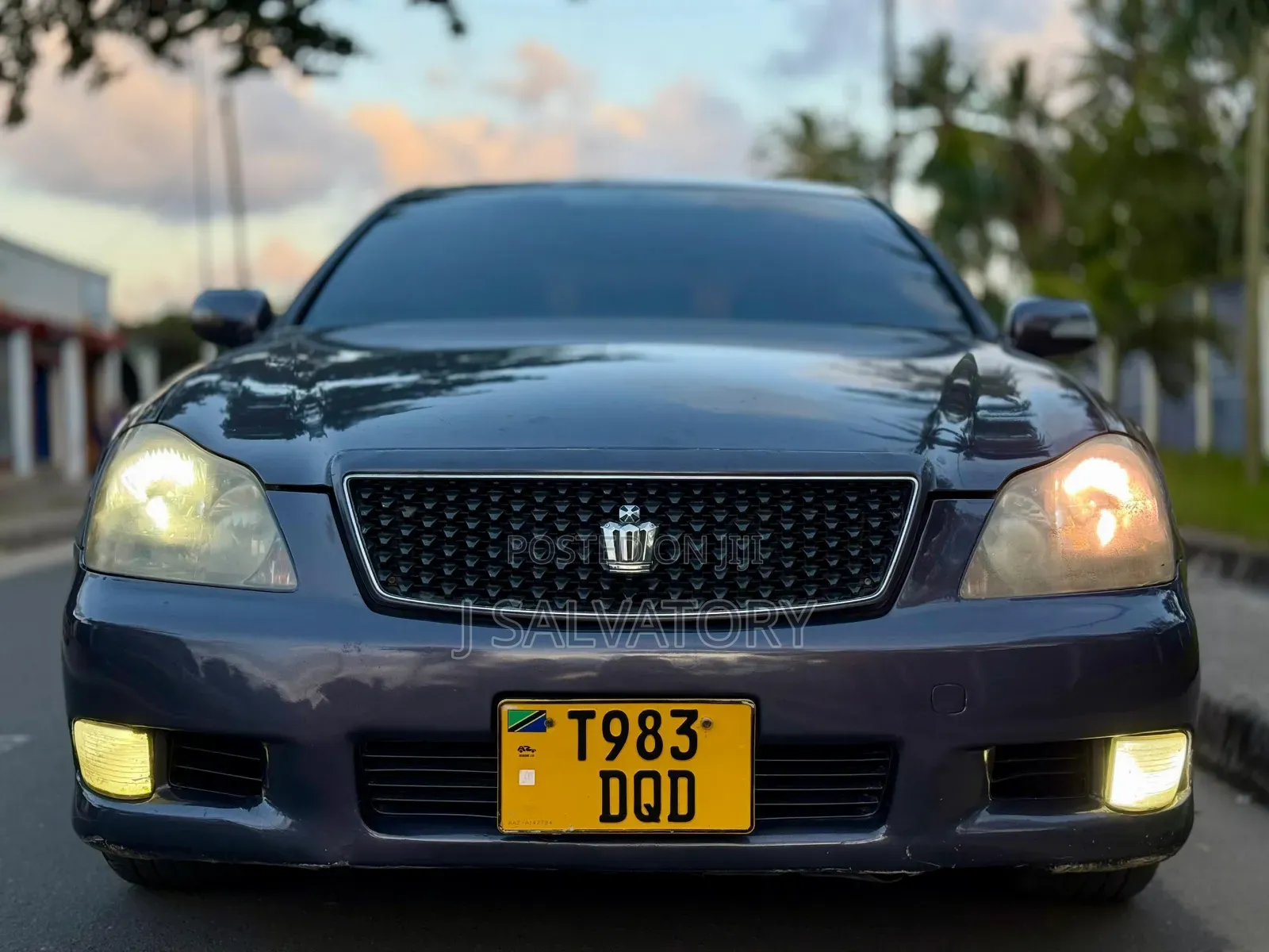 Toyota Crown 2006 Gray
