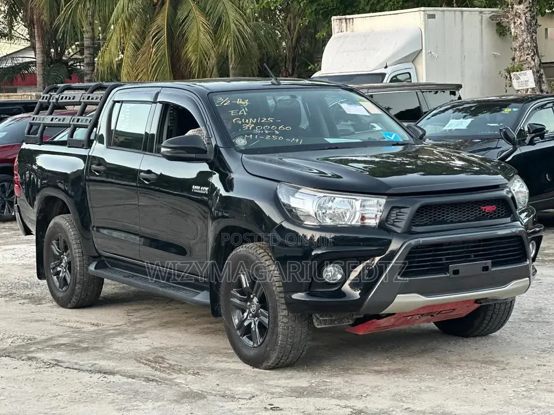 Toyota Hilux 2017 Burgundy