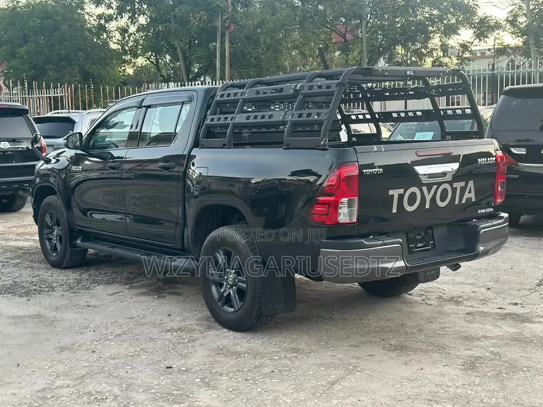 Toyota Hilux 2017 Burgundy