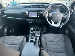 Toyota Hilux 2017 Burgundy