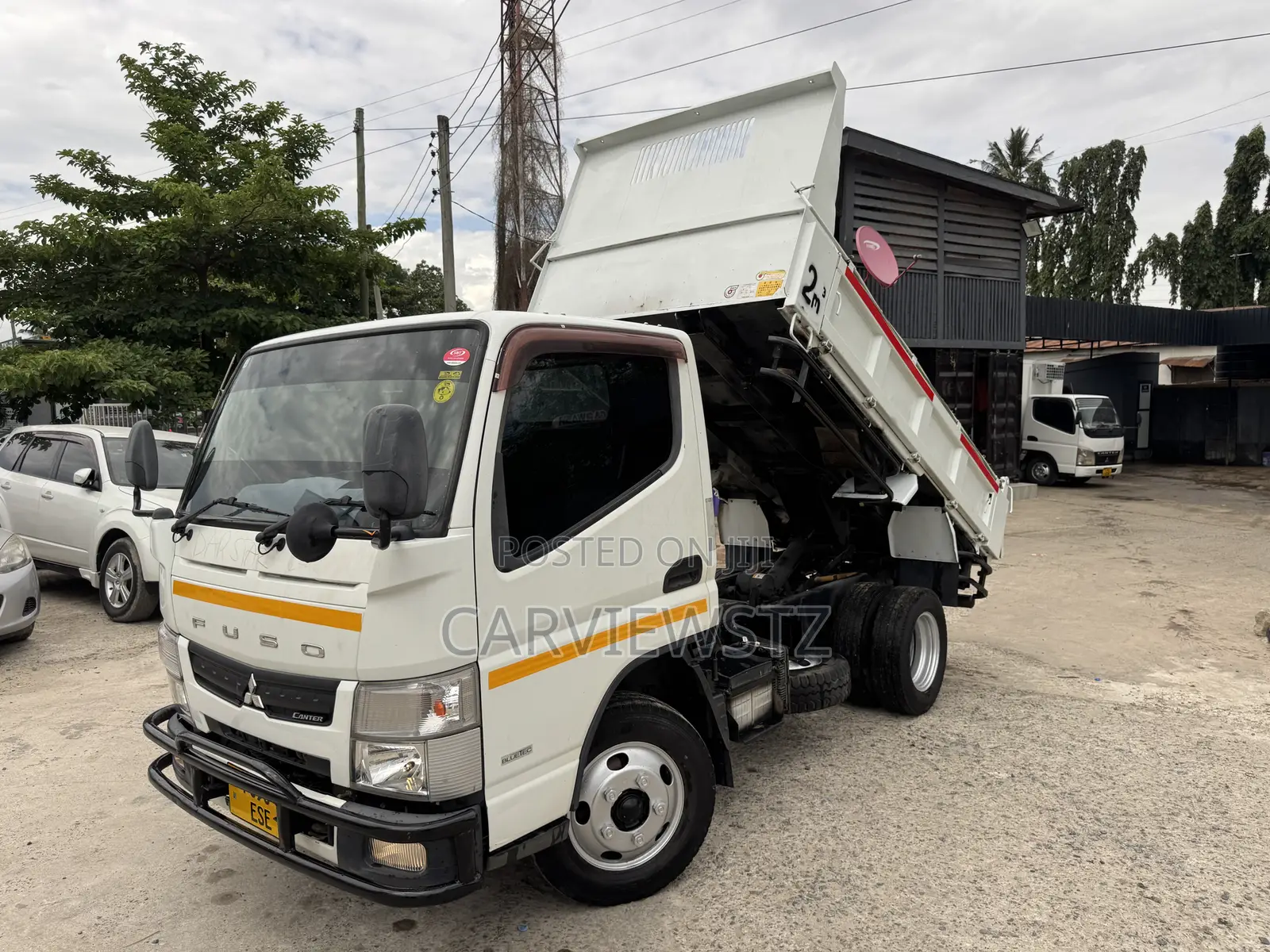Mitsubishi Fuso Canter 2014 White