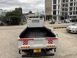Mitsubishi Fuso Canter 2014 White