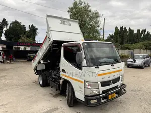 Mitsubishi Fuso Canter 2014 White