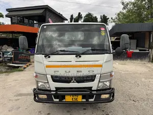 Mitsubishi Fuso Canter 2014 White