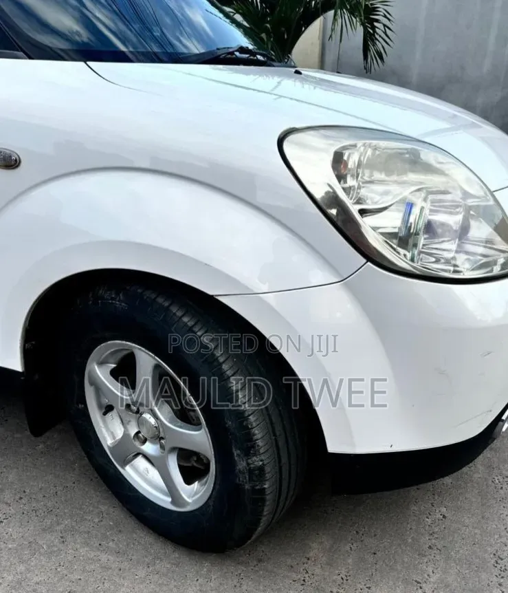 Mazda Verisa 2010 White