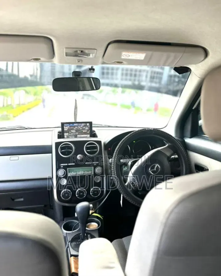 Mazda Verisa 2010 White