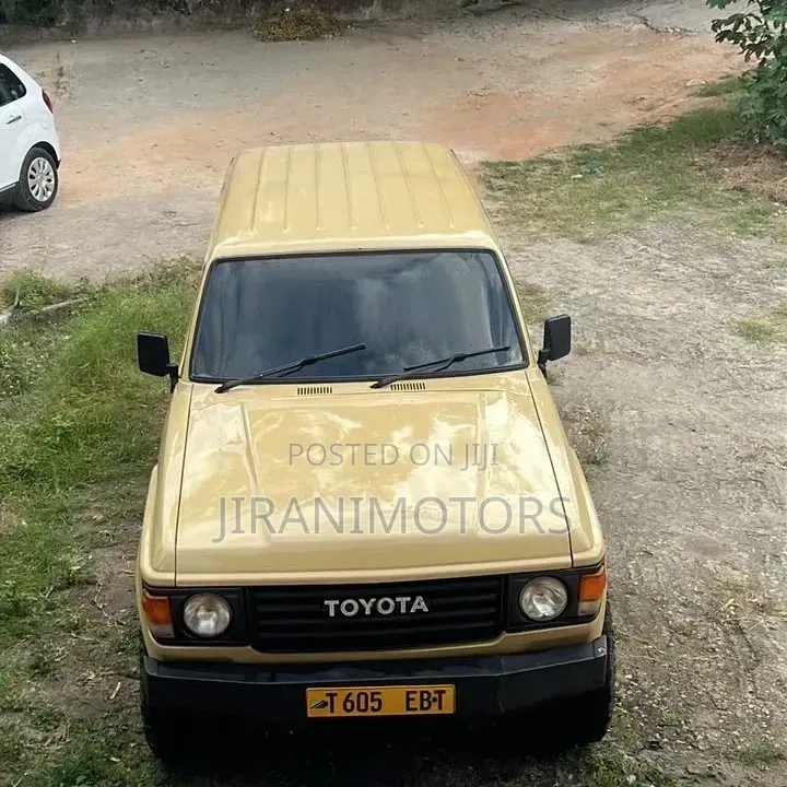 Toyota Land Cruiser 70 1985 Burgundy