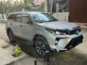 Toyota Fortuner 2023 Gray