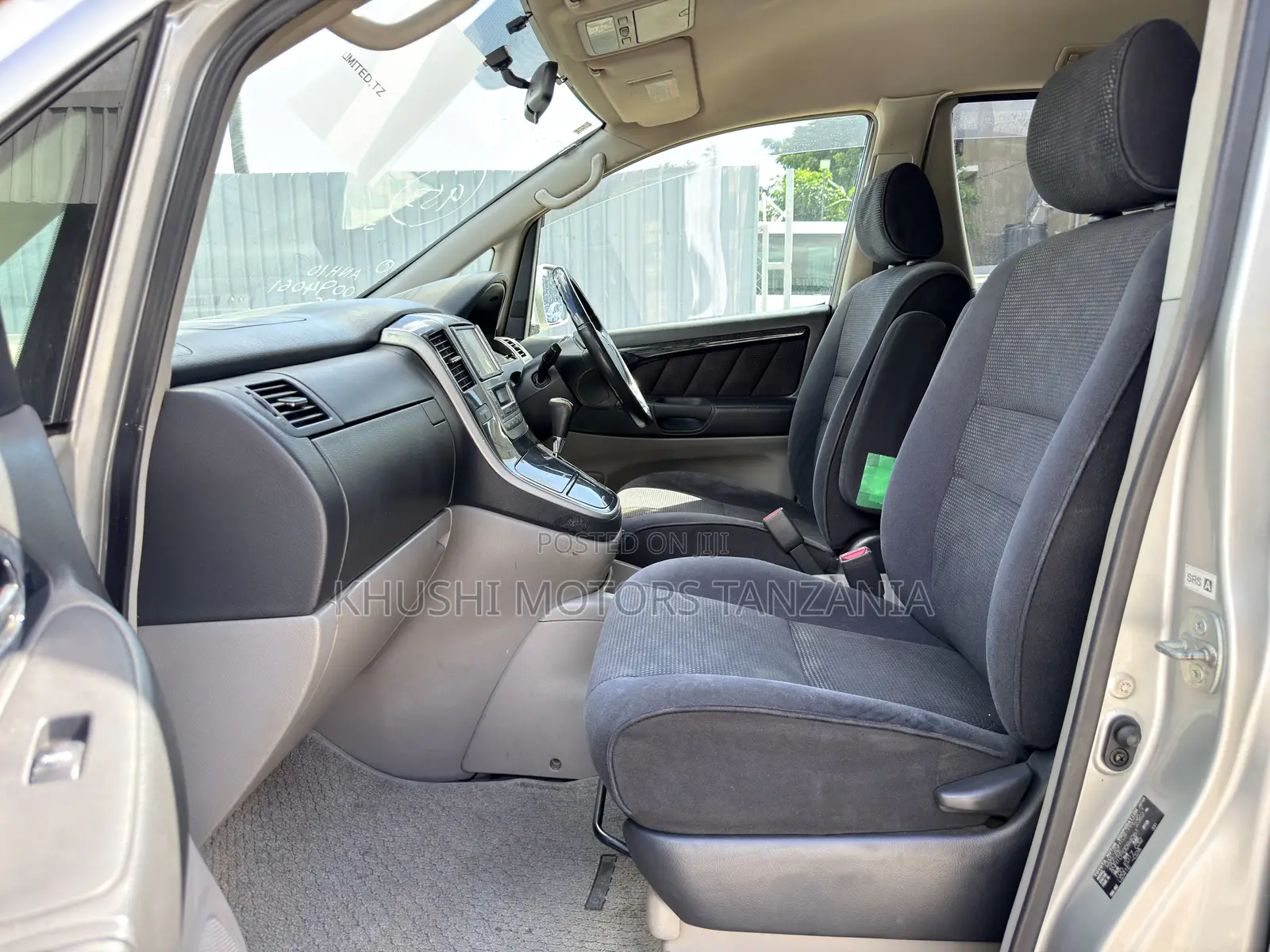 Toyota Alphard 2004 Silver