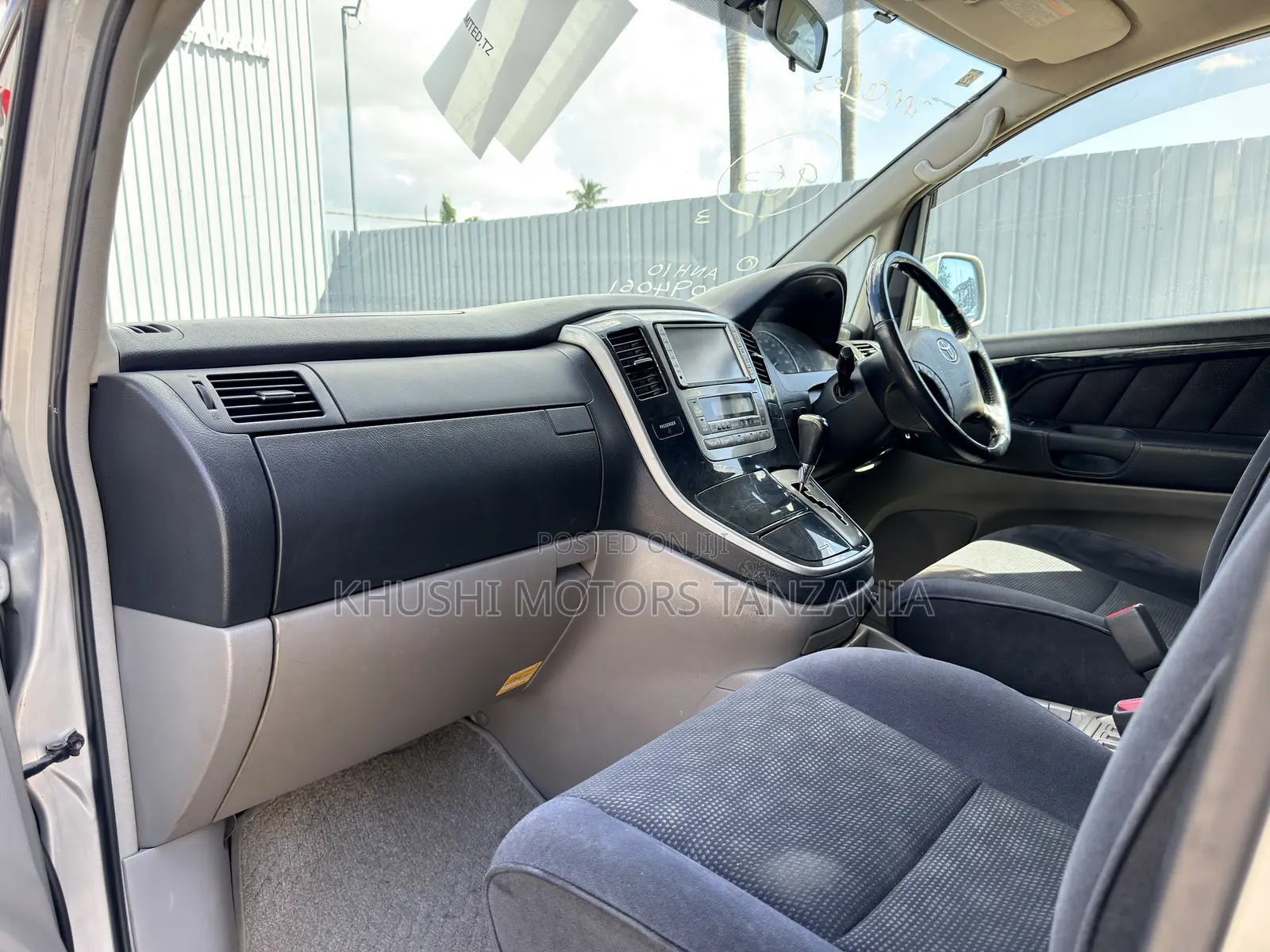 Toyota Alphard 2004 Silver