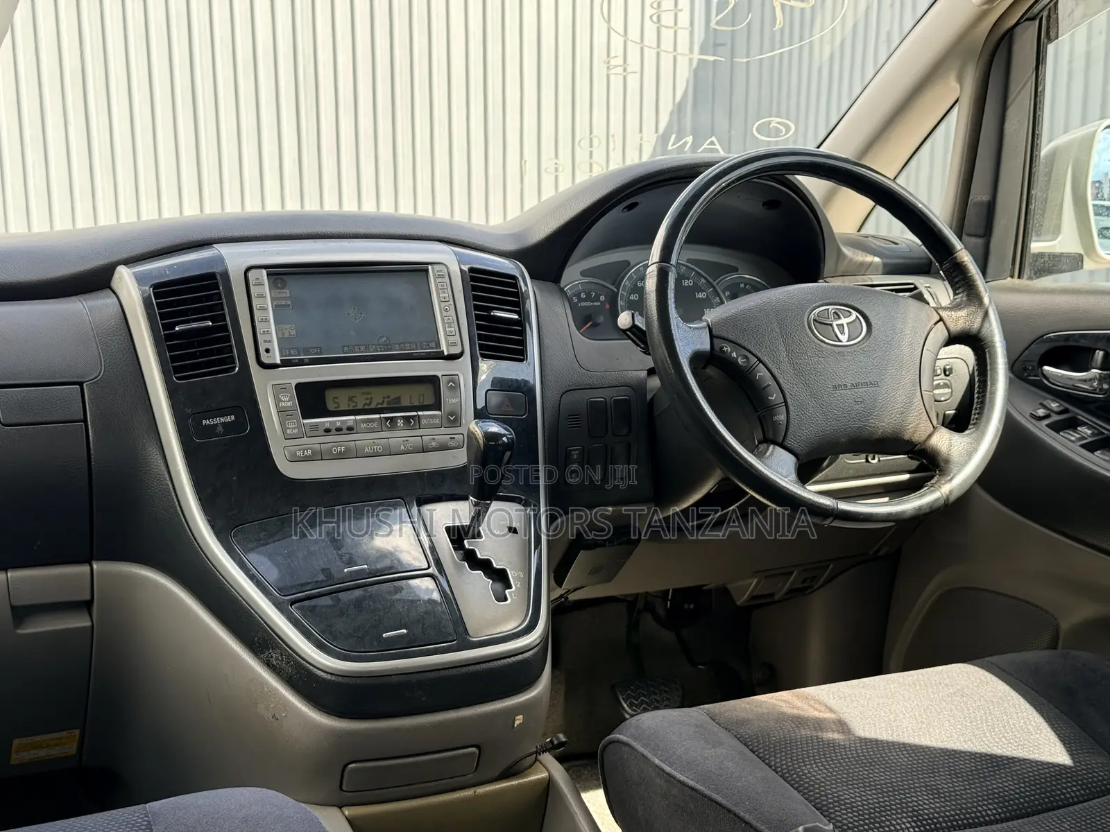 Toyota Alphard 2004 Silver