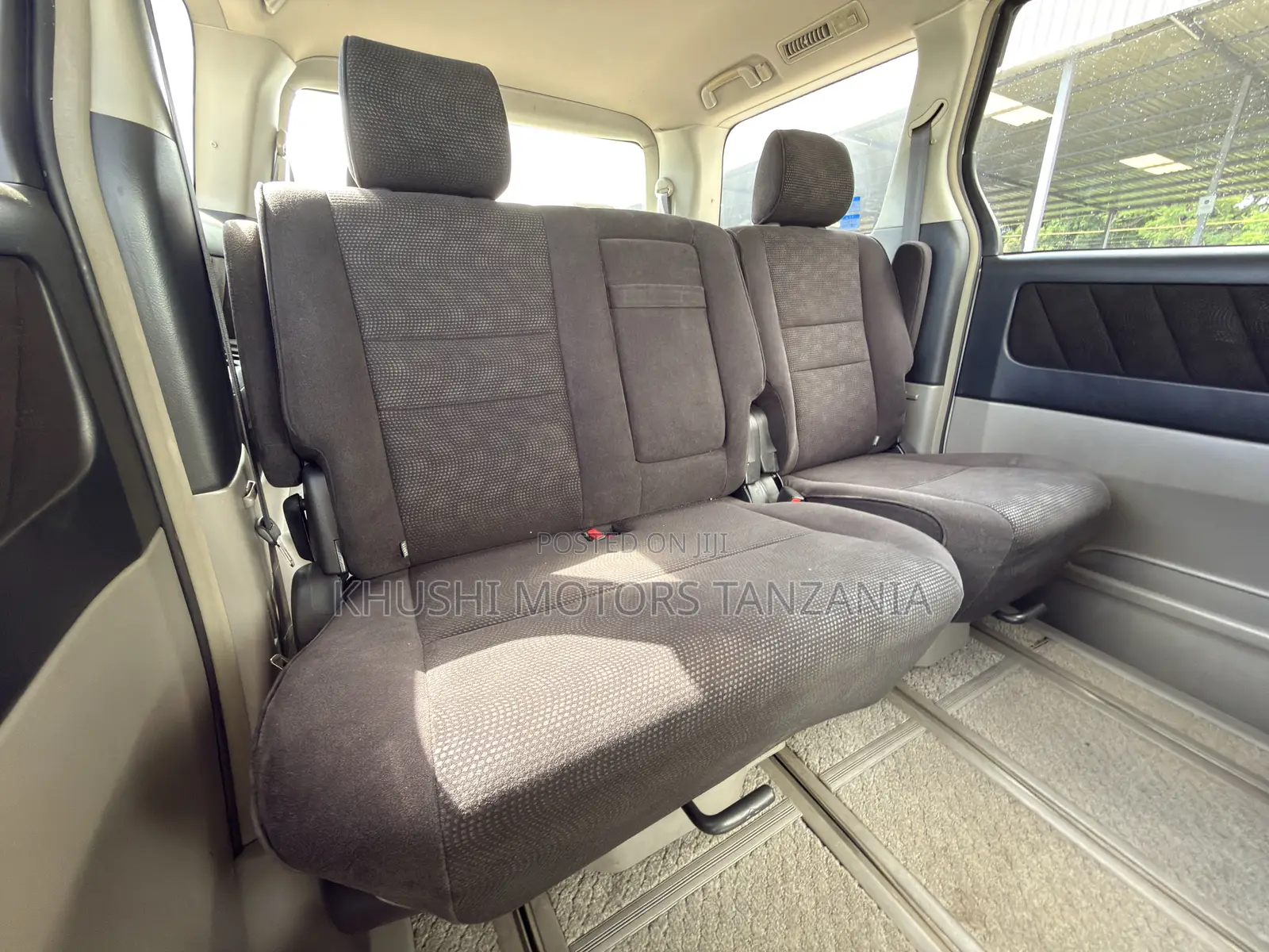 Toyota Alphard 2004 Silver