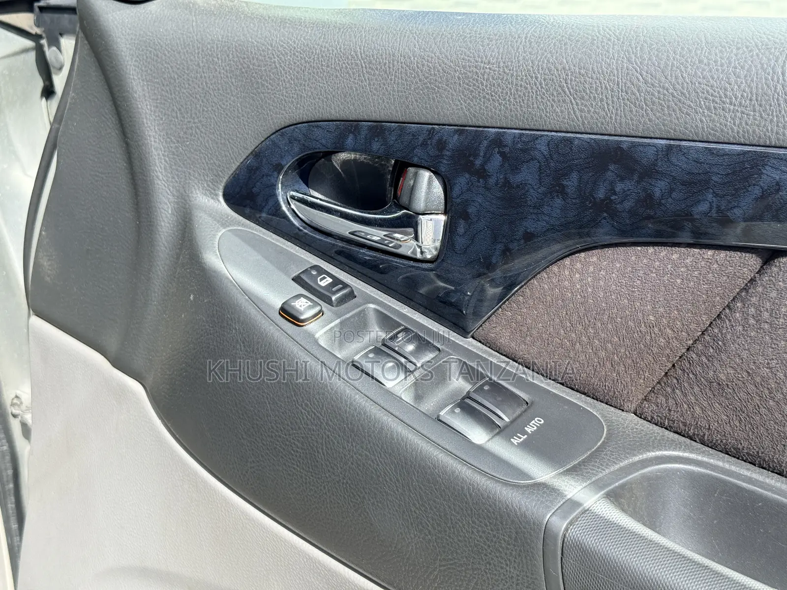 Toyota Alphard 2004 Silver